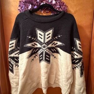 Abercrombie & Fitch Black and Cream Snowflake Crewneck Sweater